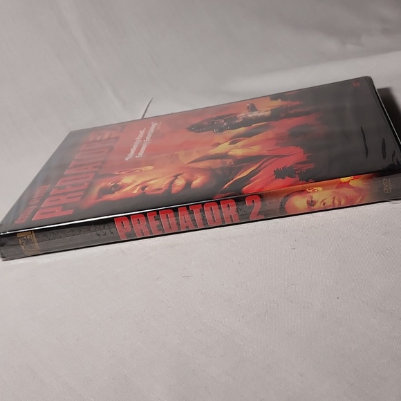 Predator 2 DVD Danny Glover Vintage 1990 Sealed New - Picture 4 of 4